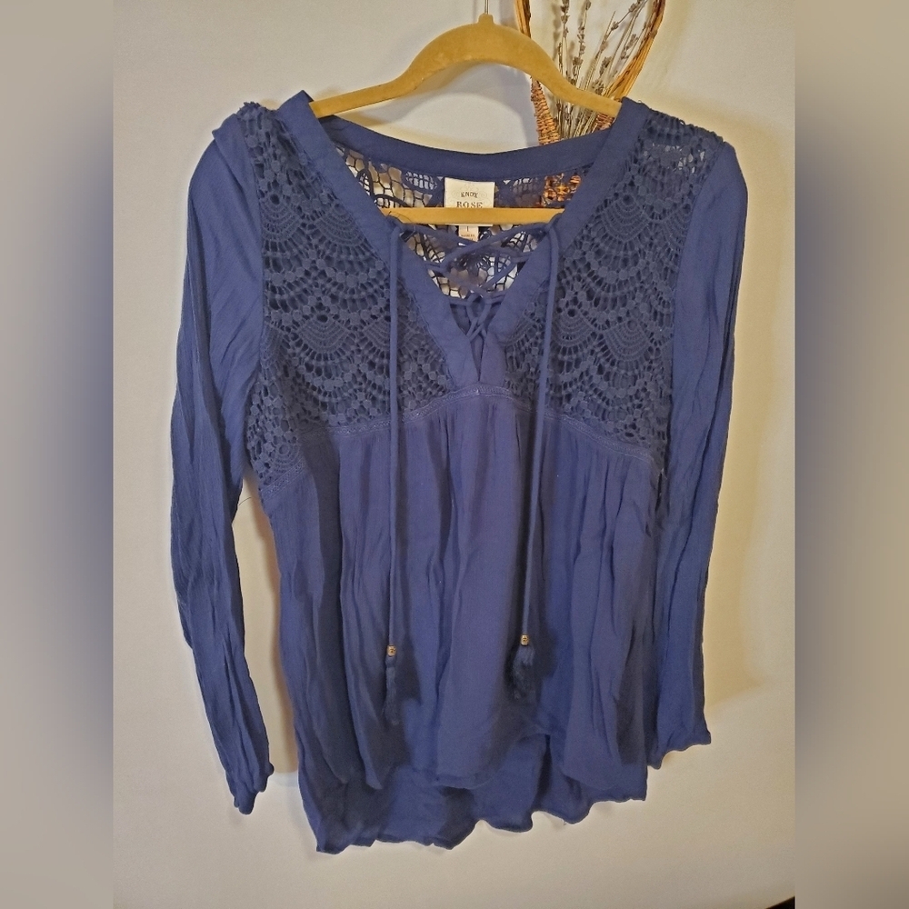 Knox Rose Blue Lace Detail Top